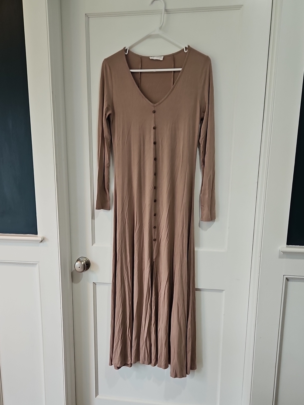 Carly Jean Los Angeles Taupe Button-Front V-Neck Maxi Dress Made In USA Size Med